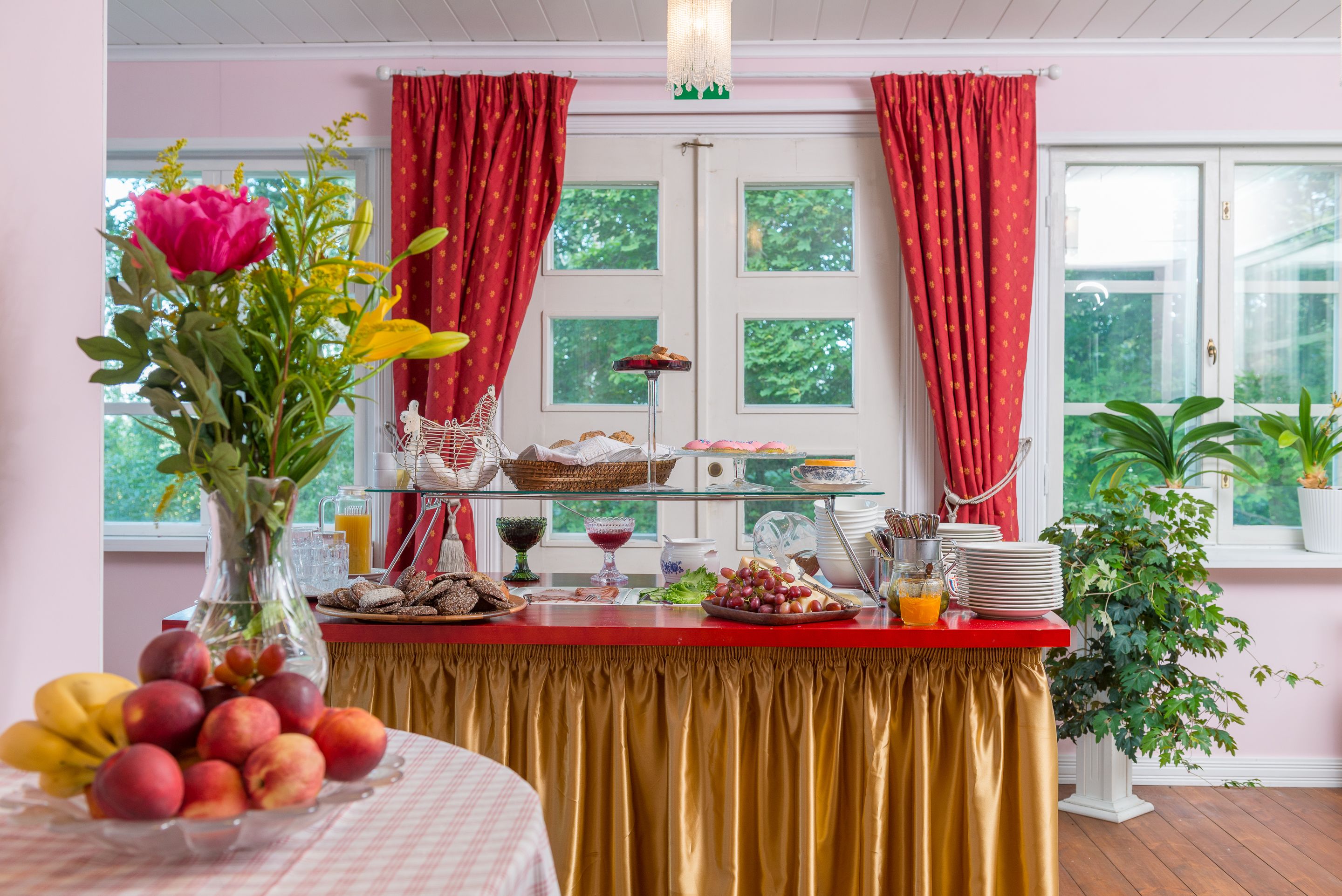 Desayuno buffet todos los días (con cargo)