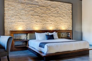Suite Imperial King | 房內夾萬、書桌、熨斗/熨衫板、免費 Wi-Fi