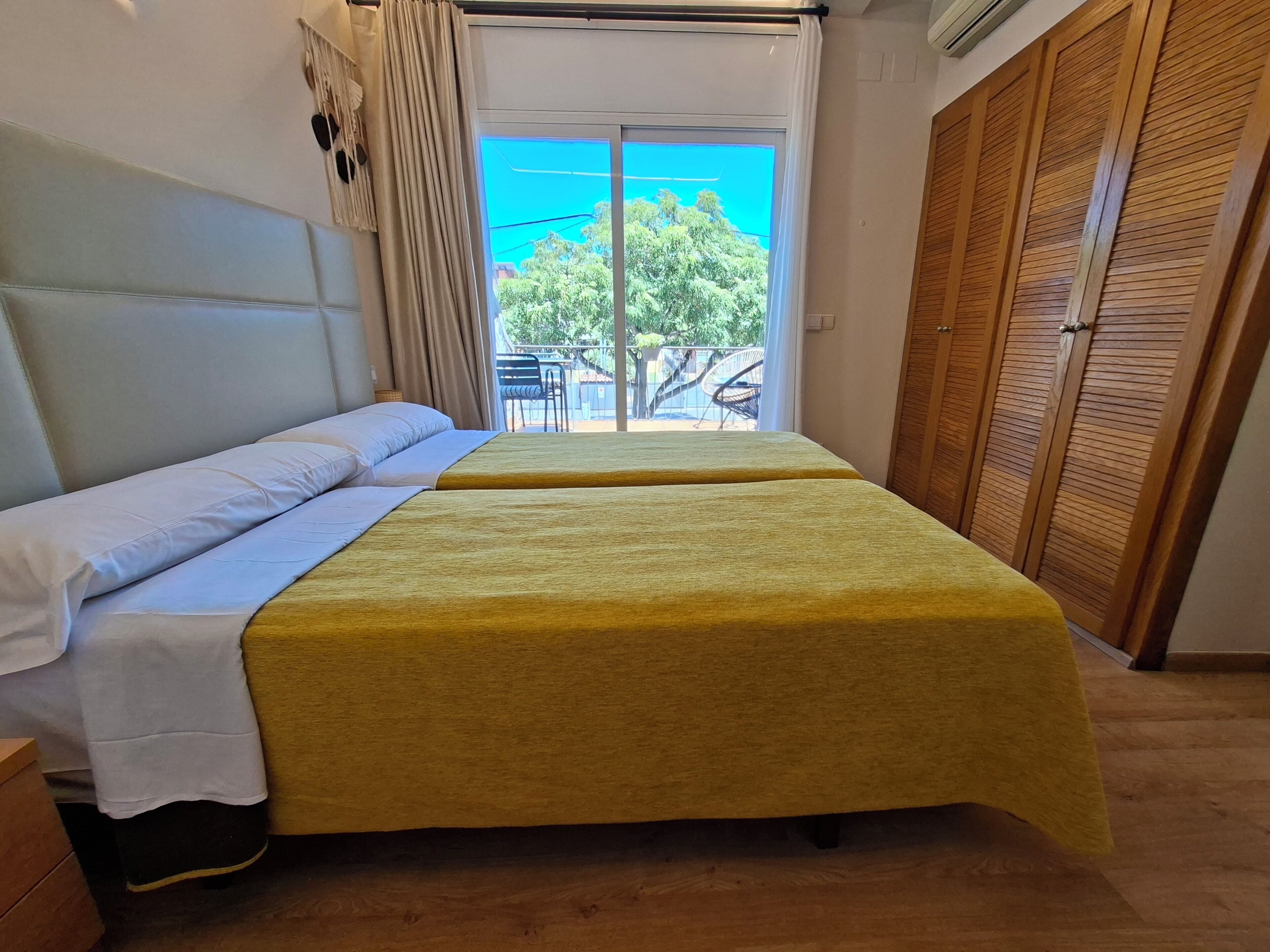 Twin Room, Terrace | Blackout drapes, free WiFi, bed sheets