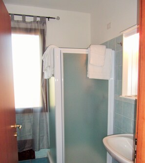 Bathroom - Hotel Bella Vista S'Archittu (Cuglieri)