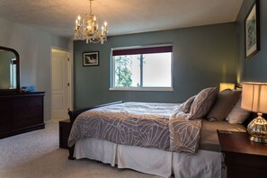 Suite, 1 Queen Bed, Ocean View