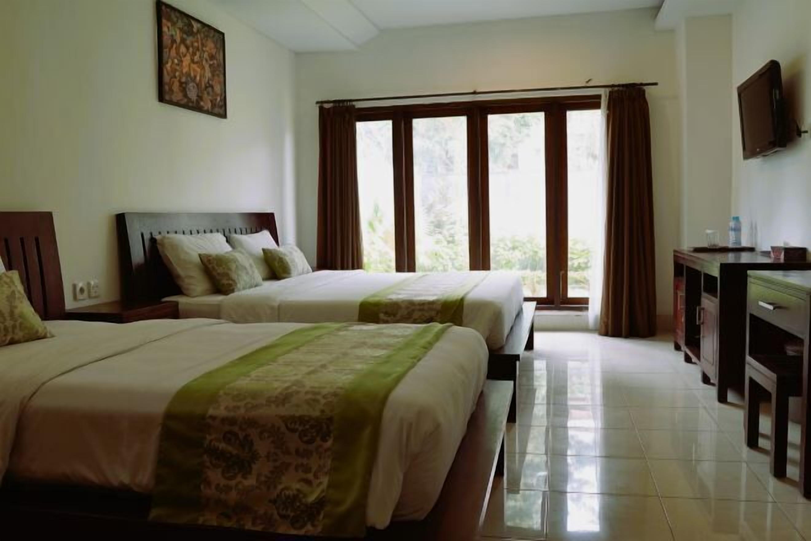 Desk, free WiFi, bed sheets