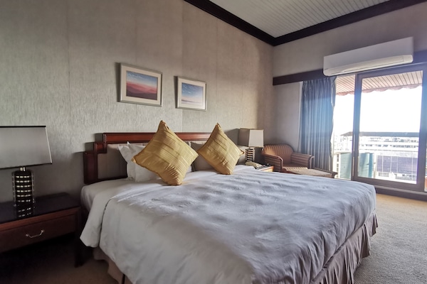 Presidential Suite | Desk, WiFi (free)