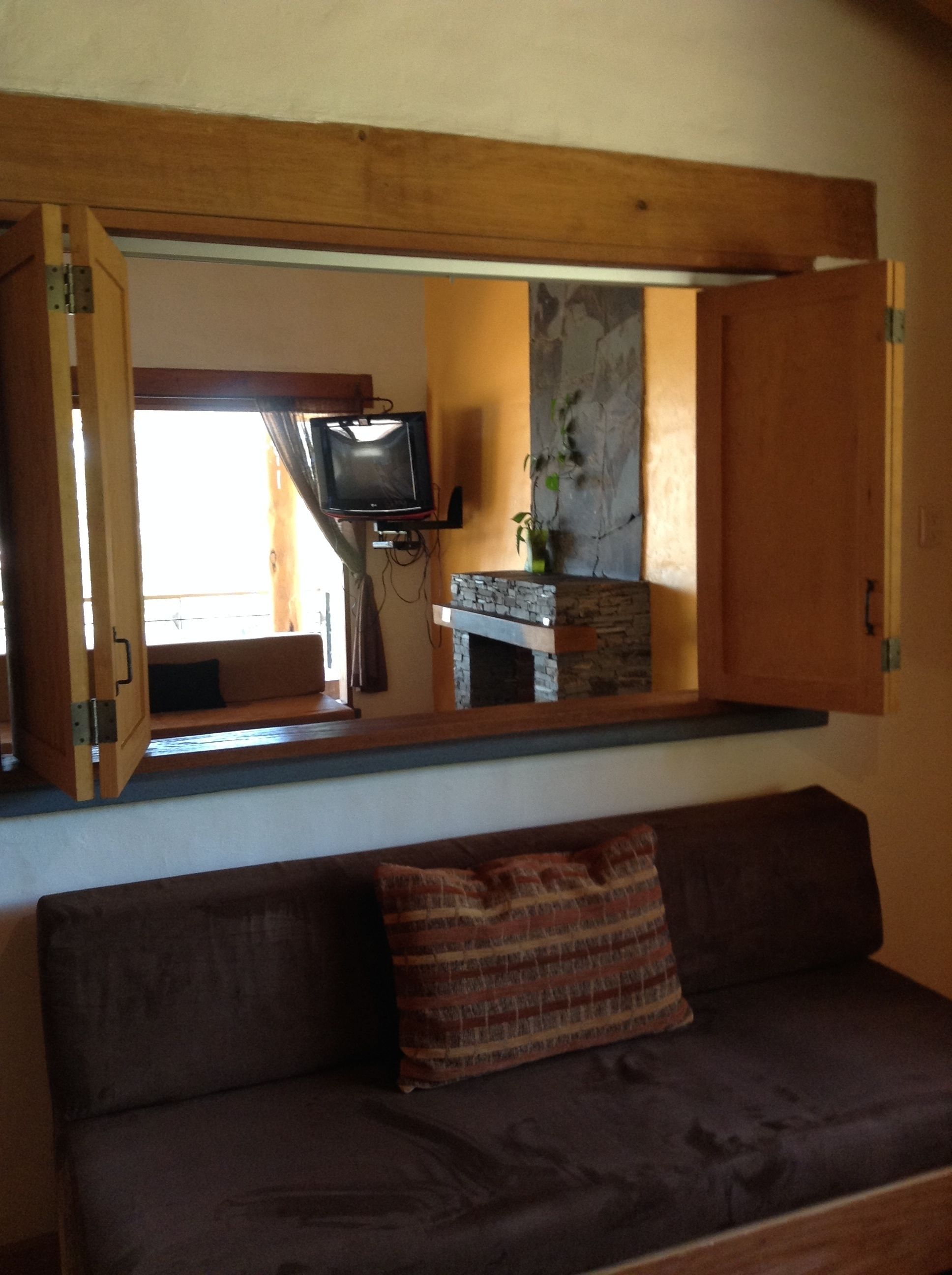 32-inch lcd tv with digital channels, tv