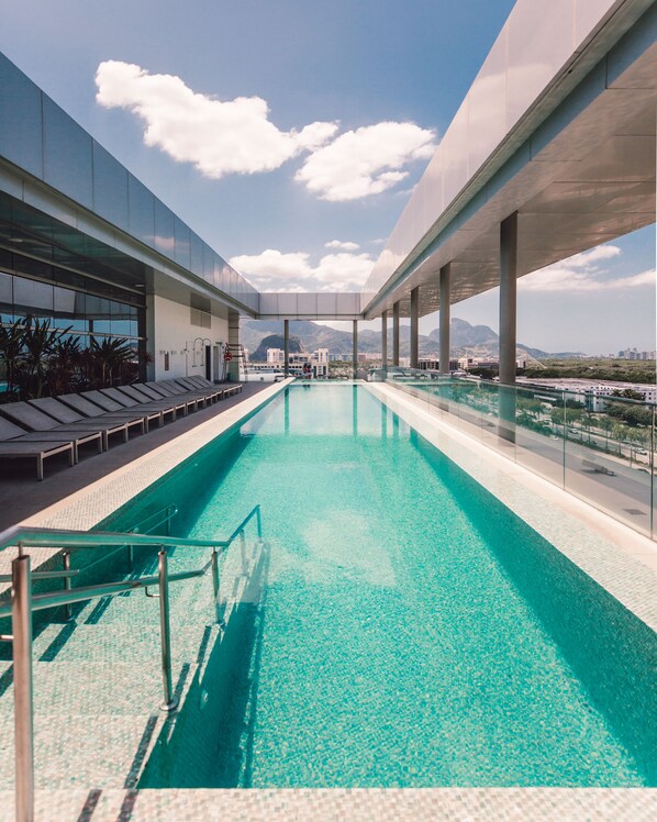 Außenpool, geöffnet von 08:00 Uhr bis 19:00 Uhr, Liegestühle