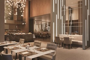 Petit déjeuner buffet servi tous les jours en supplément