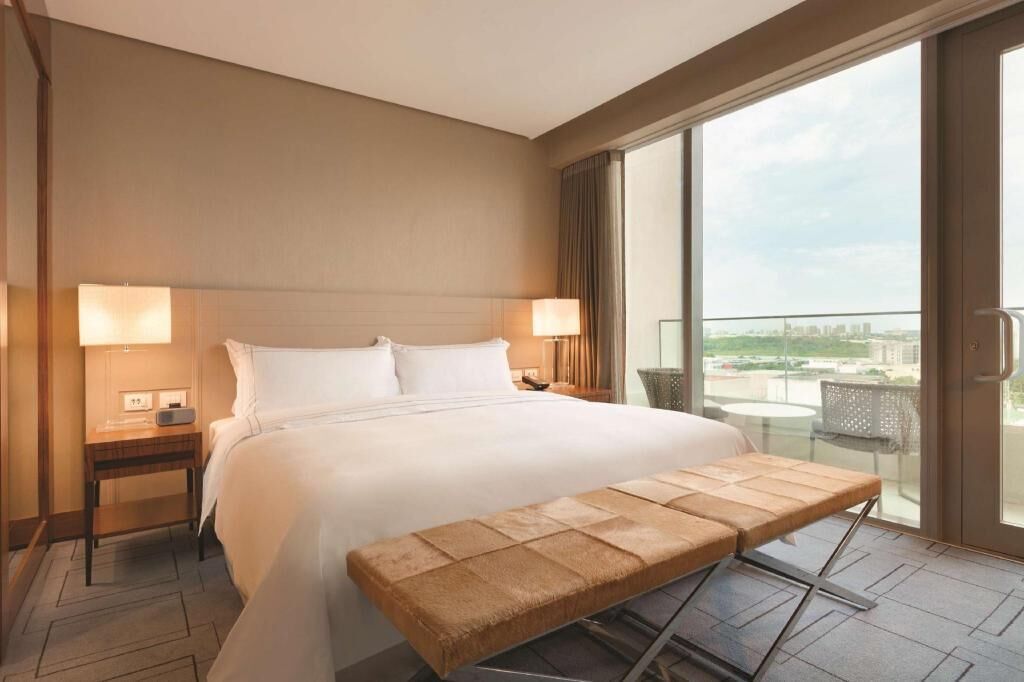 Premium bedding, minibar, in-room safe, soundproofing