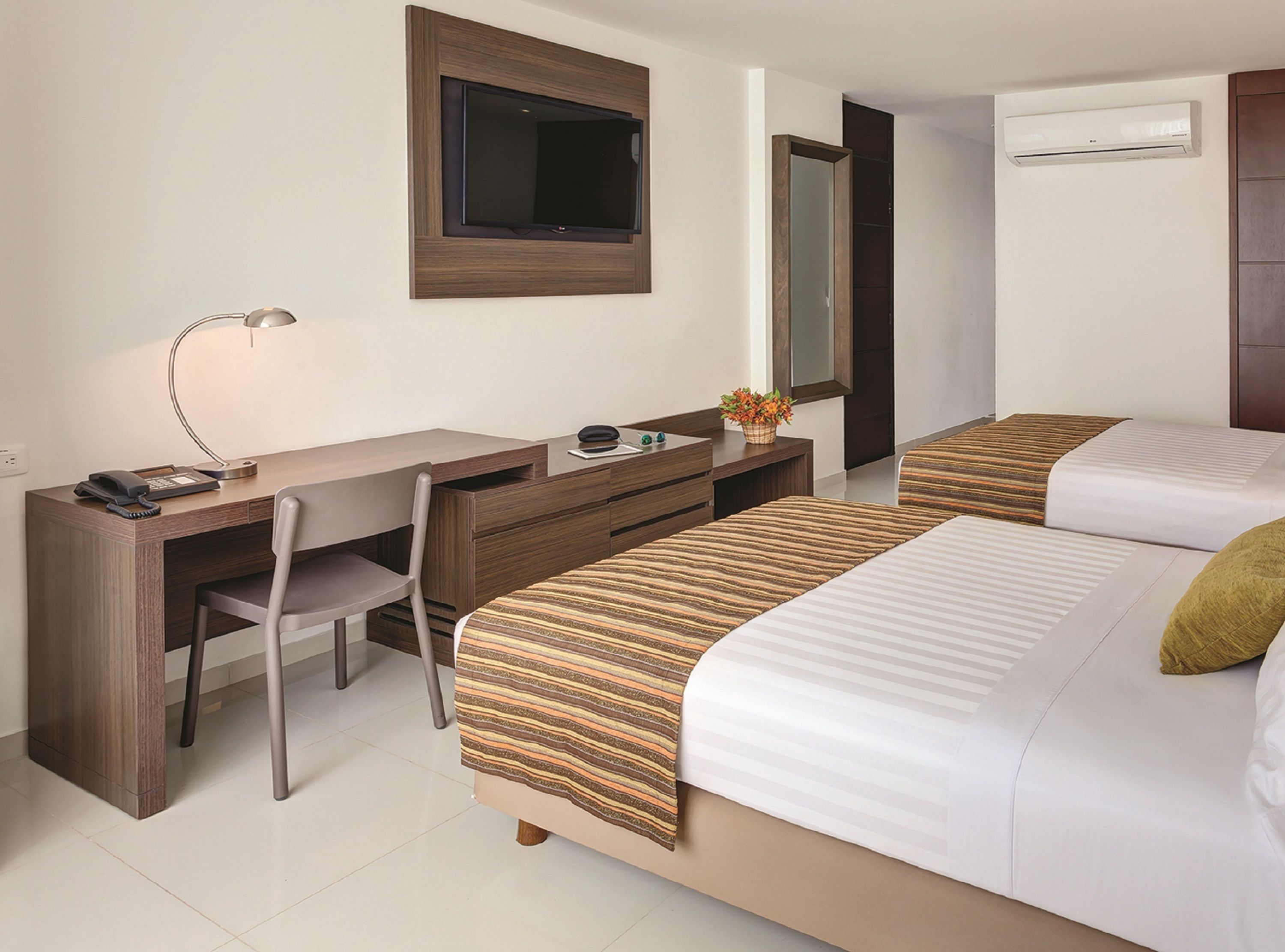 standard room, 2 single beds | premium bedding, in-room safe, desk, blackout curtains