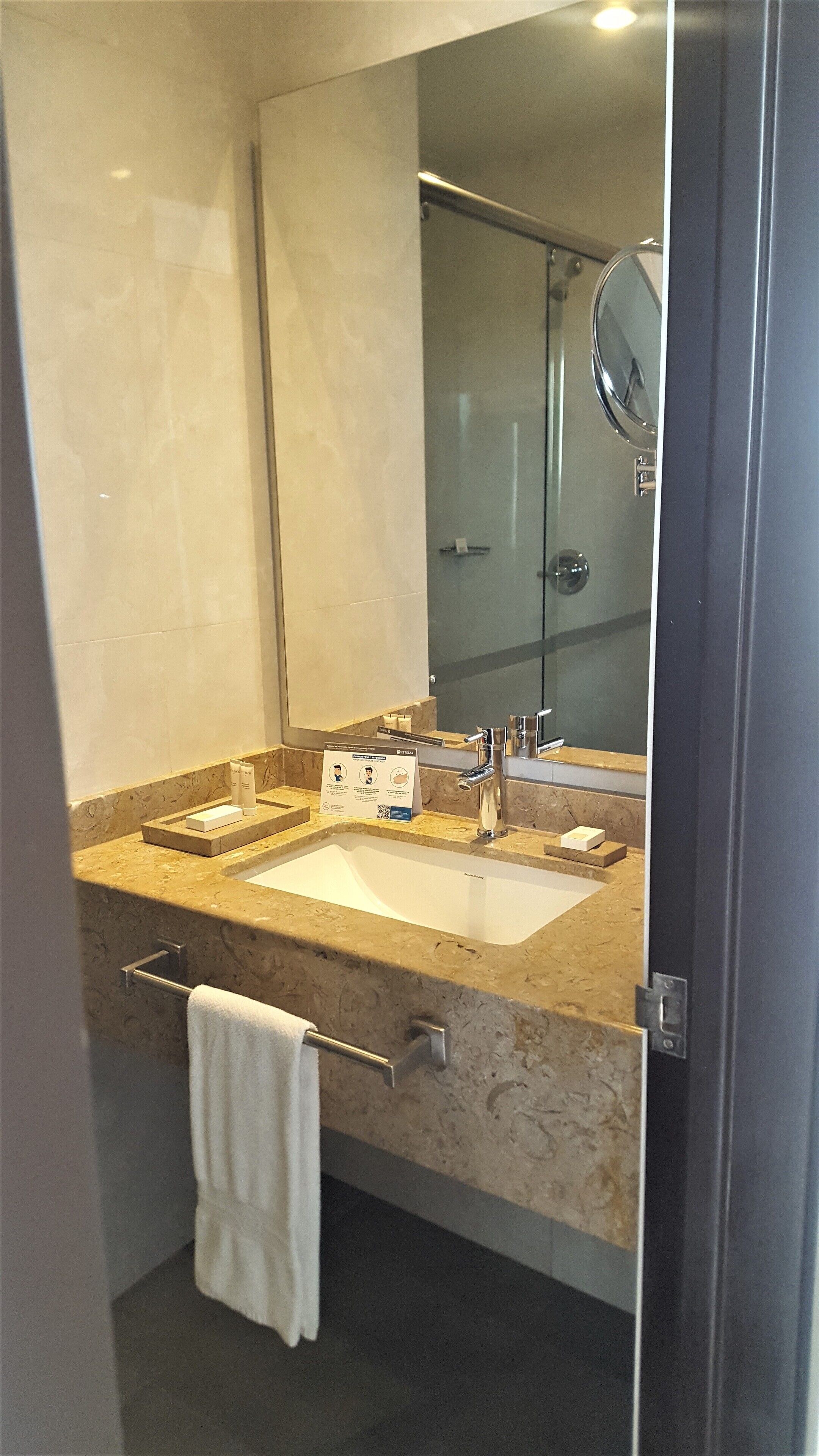 shower, rainfall showerhead, free toiletries, towels