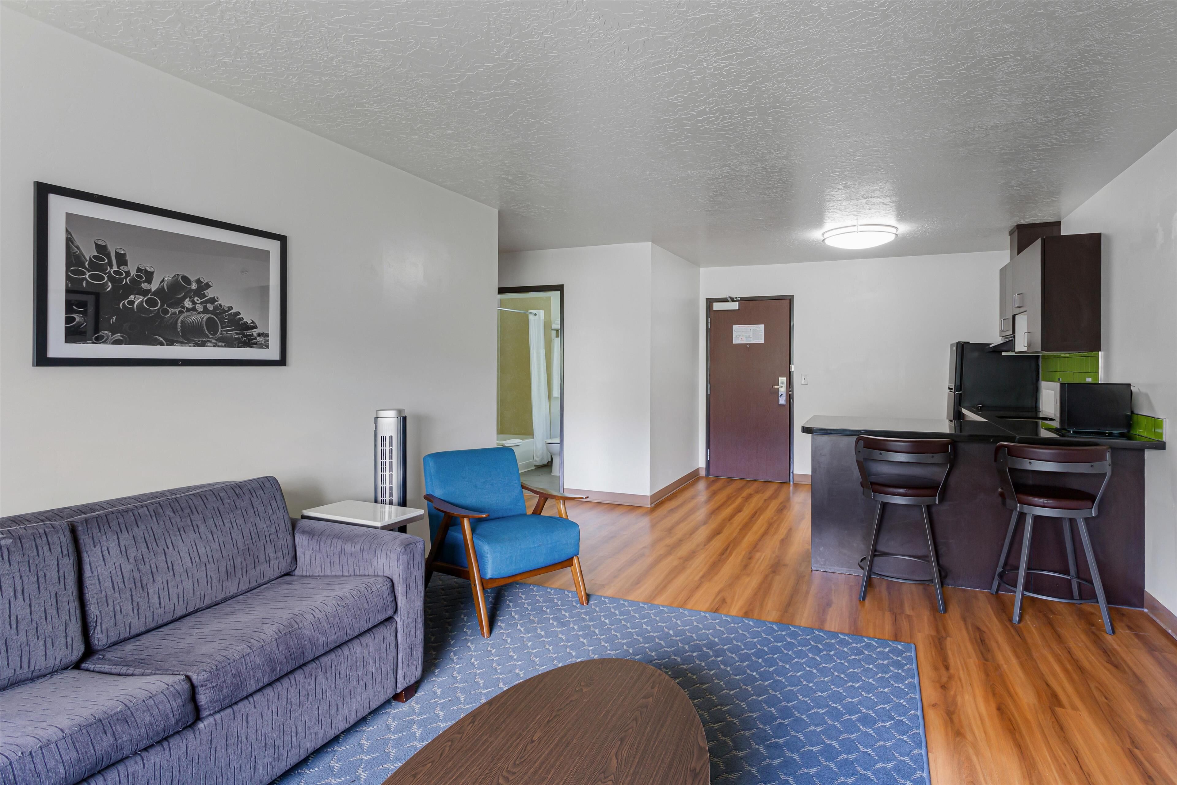 family suite, multiple beds, non smoking, kitchen (with sofabed, full kitchen) | desk, laptop workspace, soundproofing, iron/ironing board