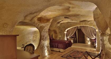 Golden Cave Suites