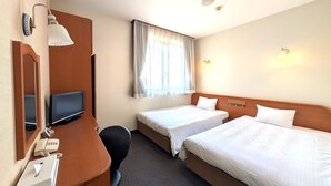 Premium bedding, down comforters, desk, blackout drapes - Suizenji Comfort Hotel (Kumamoto)