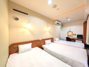 Triple Room, Multiple Bedrooms, Non Smoking | Premium bedding, down duvets, desk, blackout curtains - Suizenji Comfort Hotel (Kumamoto)