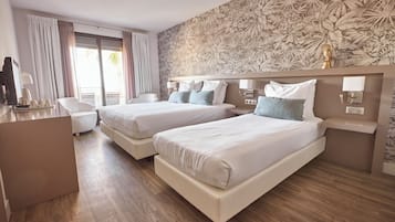 Chambre Triple | Minibar, coffres-forts dans les chambres, bureau, Wi-Fi gratuit