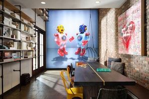 Lobby lounge