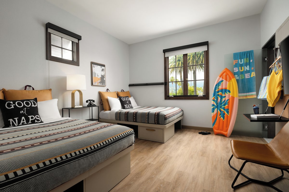 Room, 2 Queen Beds (Mobility/Hearing Access, Roll-in Shwr) | Premium bedding, WiFi (free), bed sheets