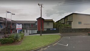 Front of property - Airport Harbour View Motel (Auckland)