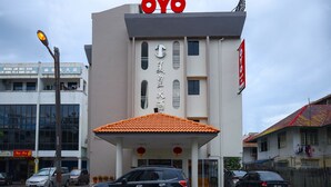 Unclassified image, 5 of 82, button - OYO 43970 Palace Inn (Miri)