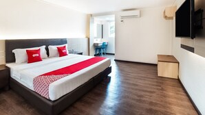 Deluxe Double Room - OYO 43970 Palace Inn (Miri)