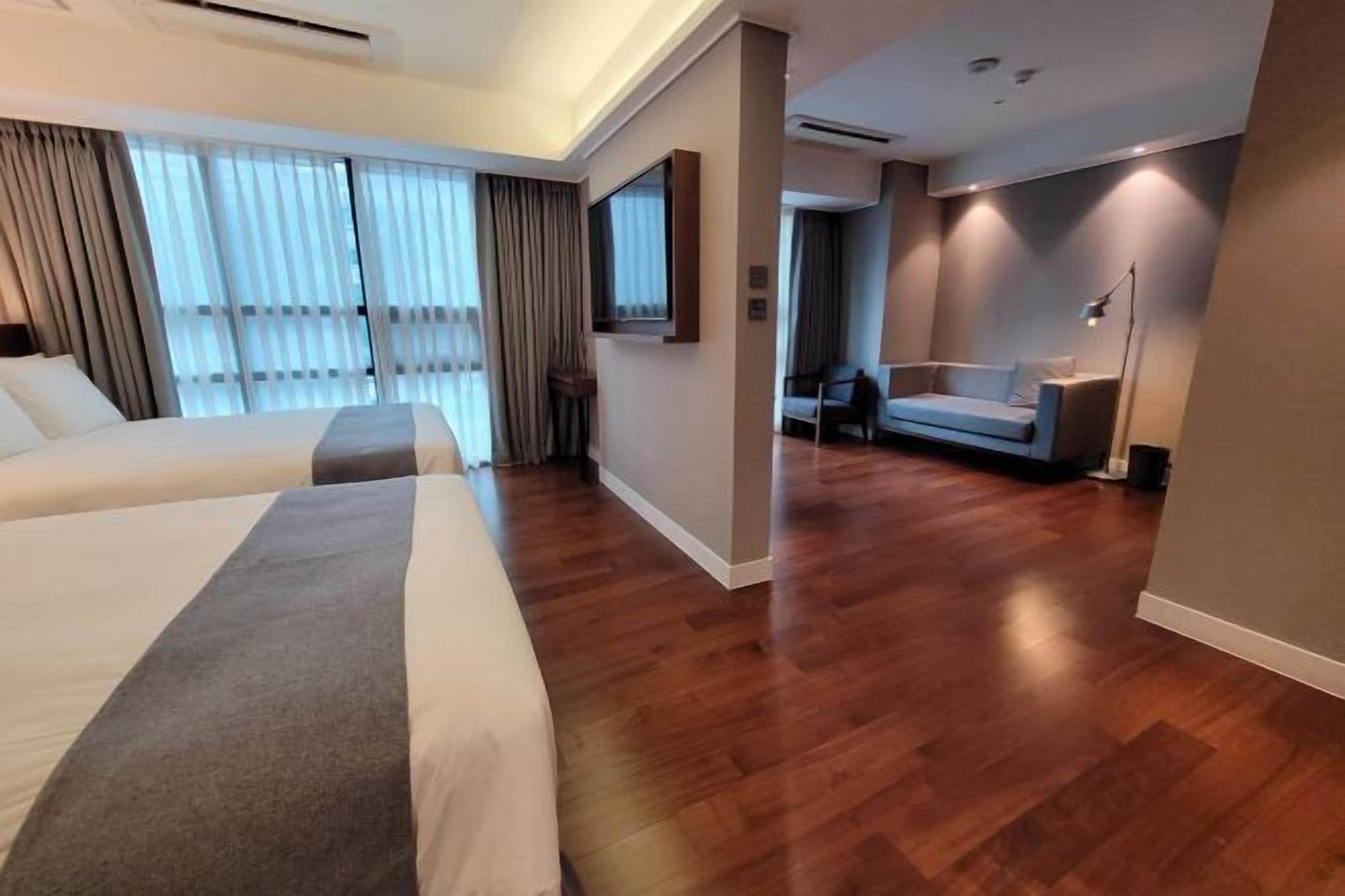 Premium bedding, free minibar, in-room safe, blackout drapes