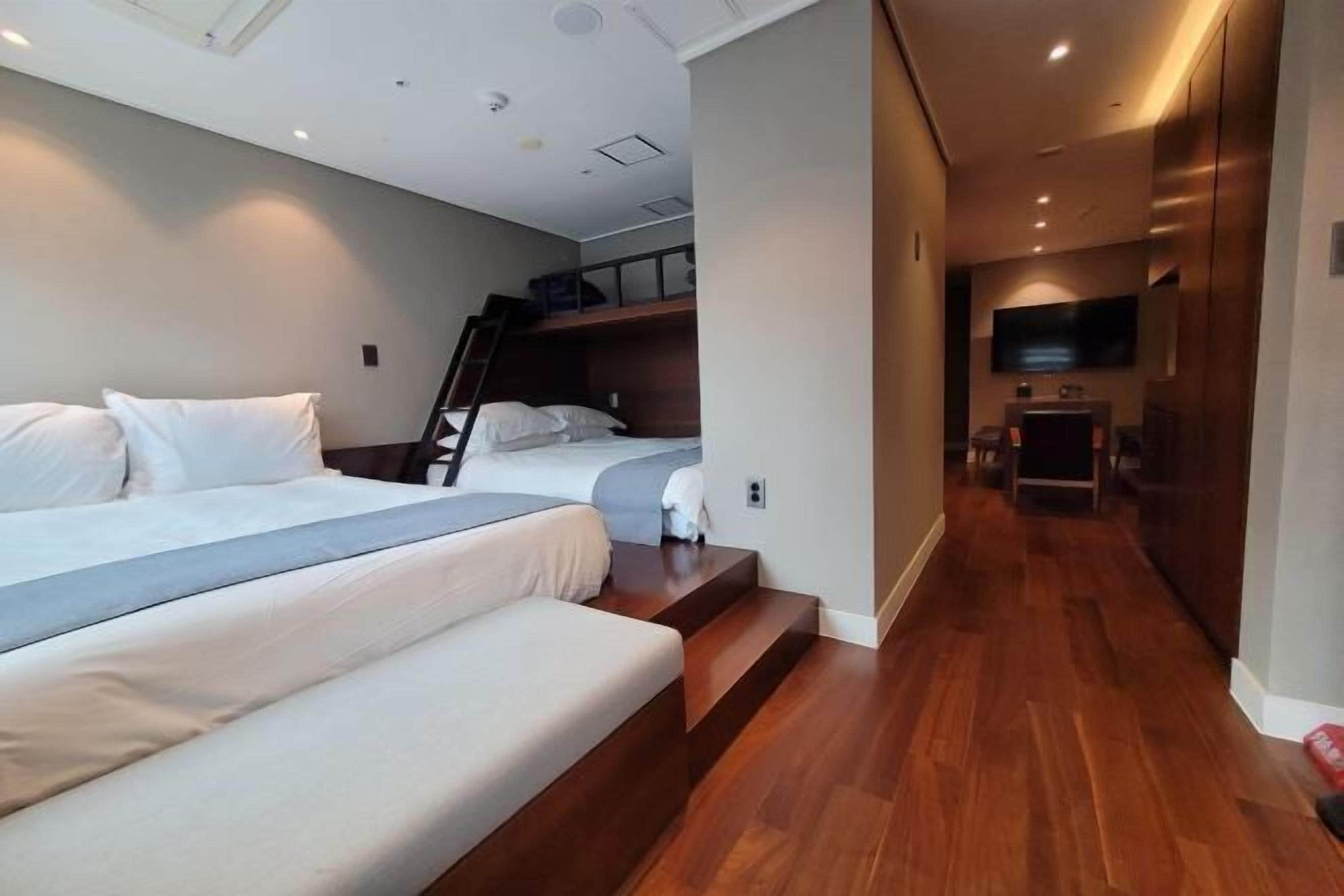 Premium bedding, free minibar, in-room safe, blackout drapes