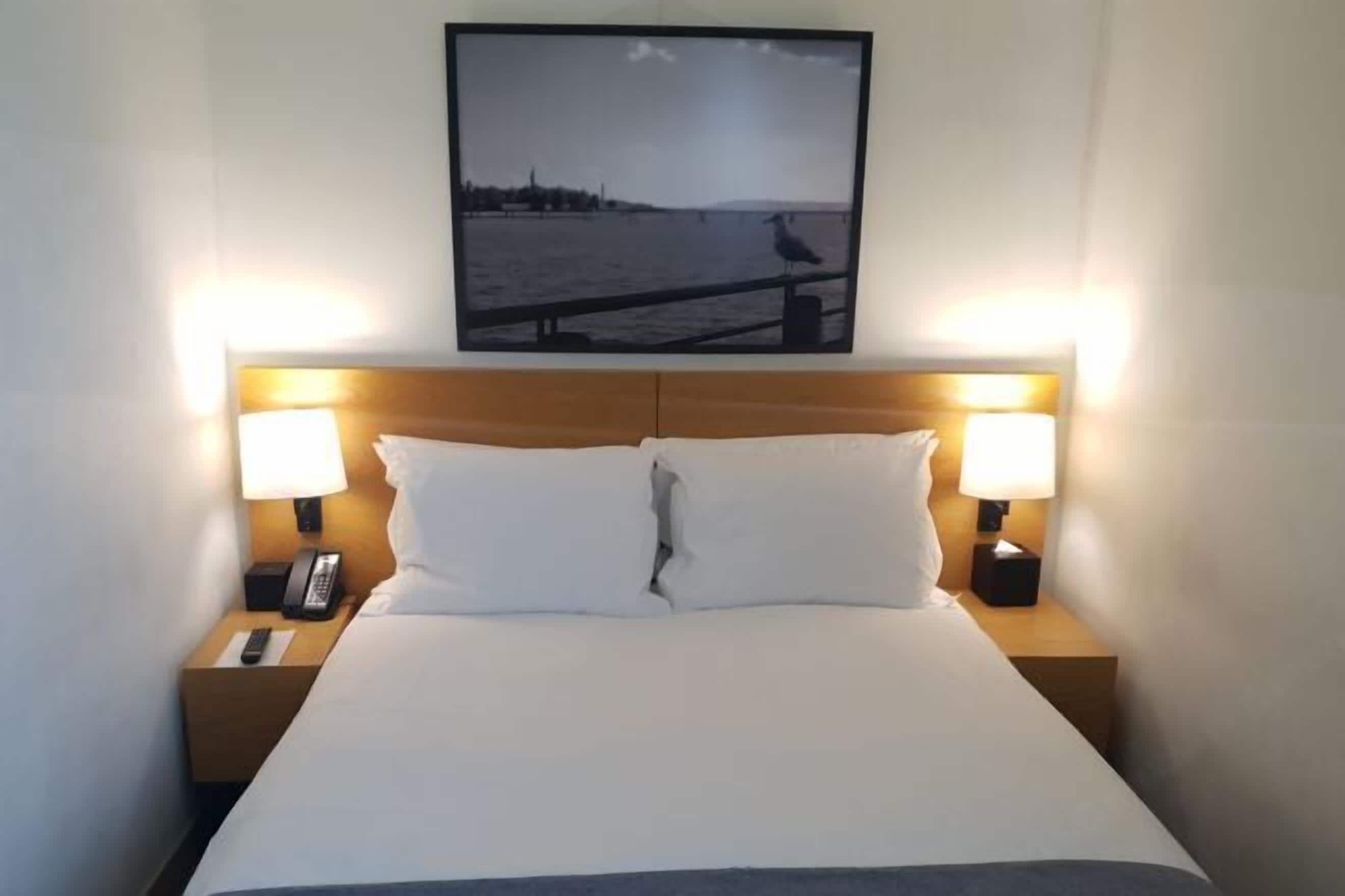 Premium bedding, free minibar, in-room safe, blackout drapes