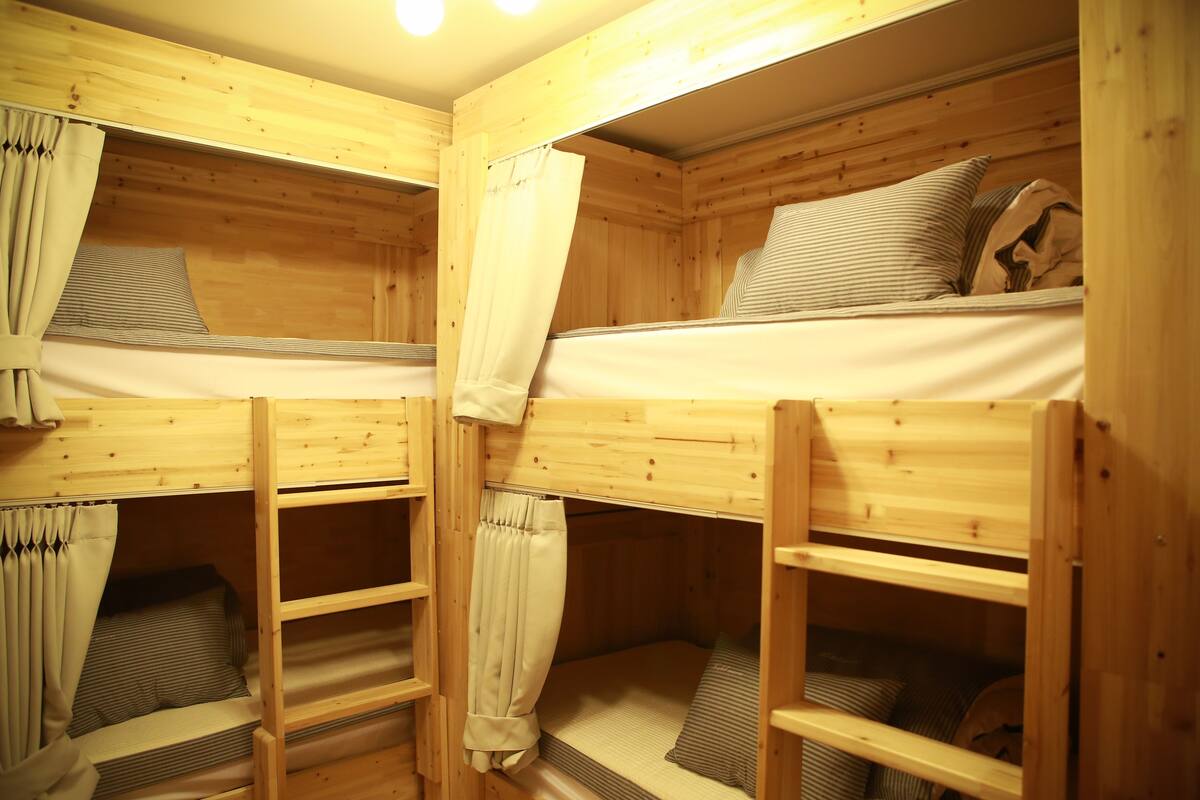 Design Shared Dormitory, Women only