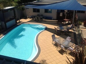Outdoor pool - Portarlington Beach Motel (Portarlington)
