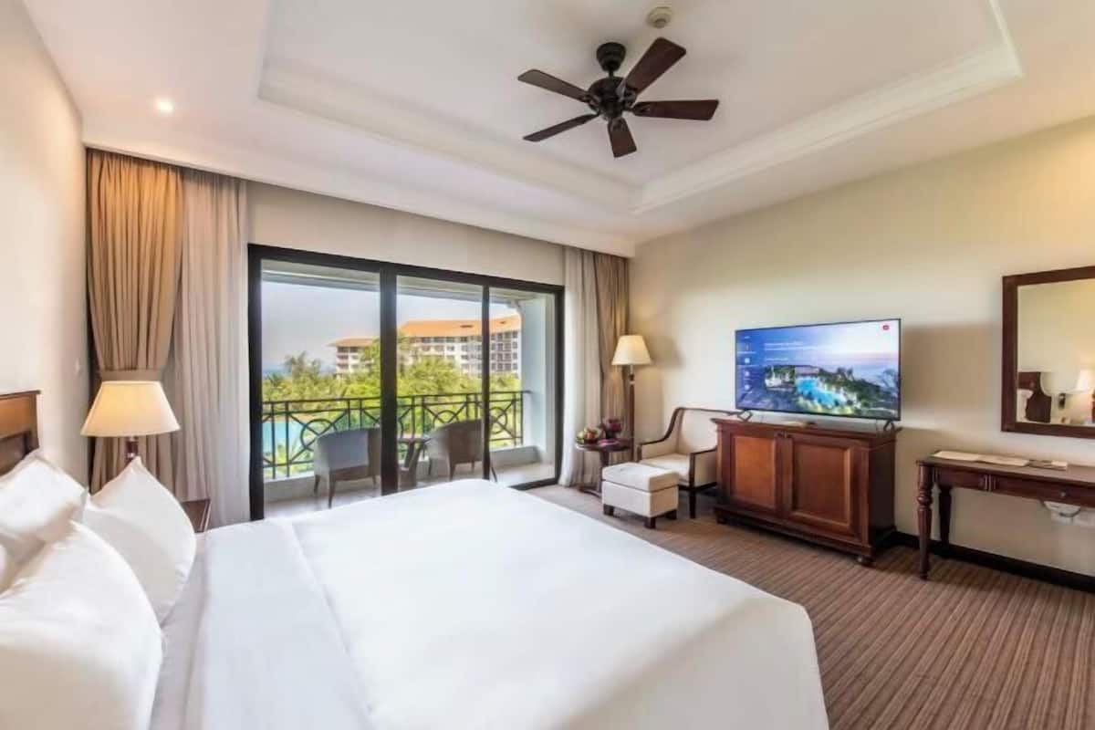 1 bedroom, minibar, in-room safe, desk