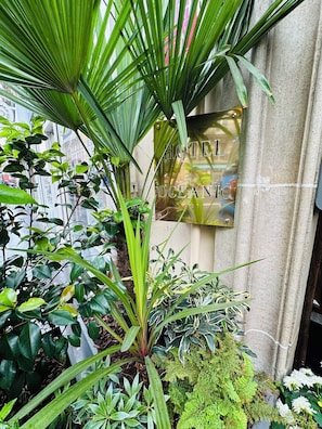 Front of property - Hôtel Océanic (Paris)