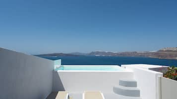 Junior Suite (Plunge pool, Caldera View) | View from room