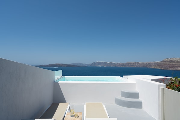 Suite Junior (Plunge pool, Caldera View) | Vue de la chambre