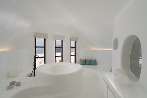 Manicures and pedicures, massages - Goulielmos Hotel & Spa (Santorini)
