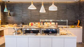 包含每日全套早餐