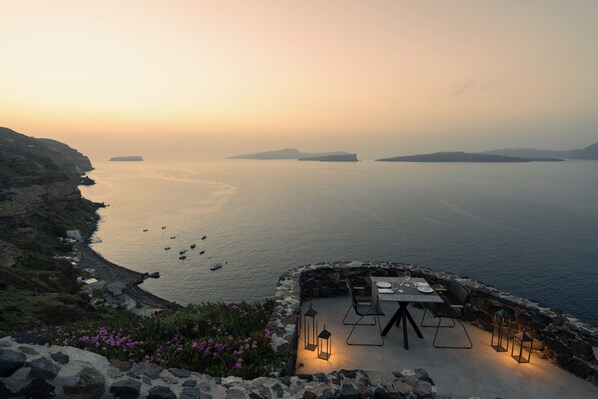 Couples dining - Goulielmos Hotel & Spa (Santorini)