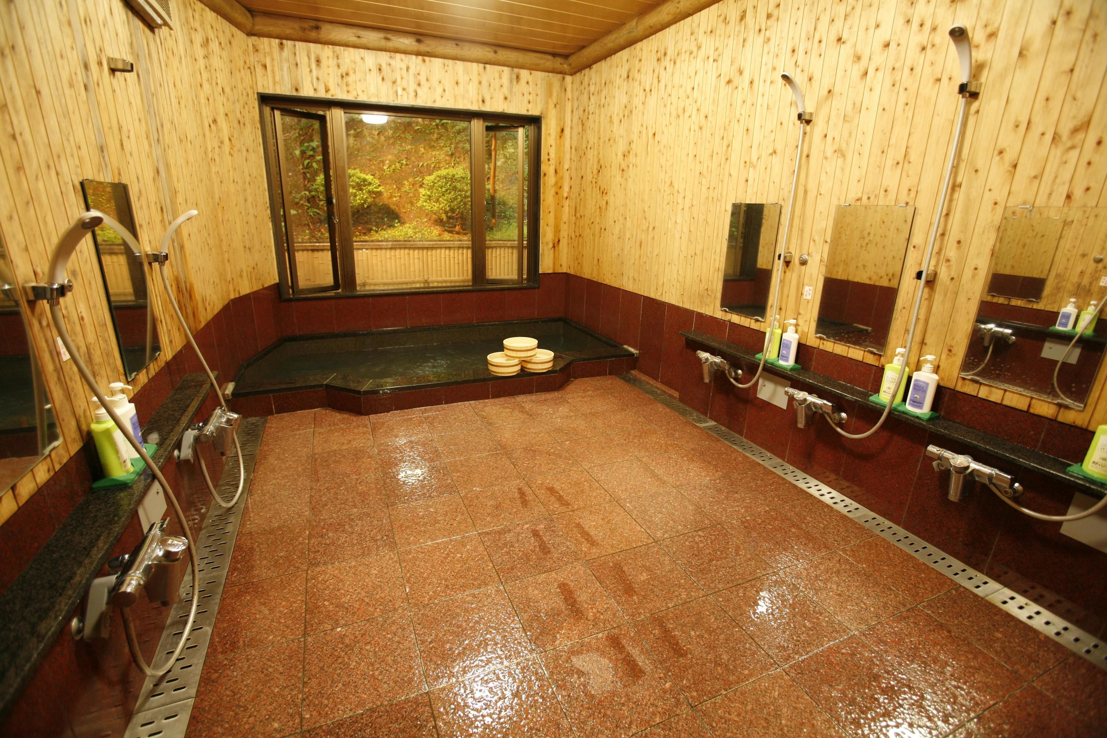 indoor spa tub