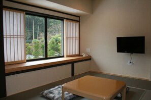 Quarto tradicional, banheiro compartilhado (Superior) | Opções para refeição no quarto