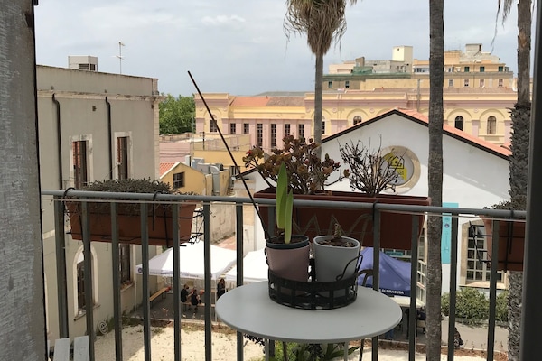 Camera con letto matrimoniale o 2 letti singoli, balcone, vista oceano | Biancheria da letto di alta qualità, minibar, una scrivania