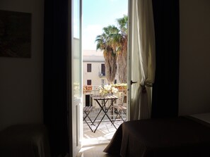 Triple Room, Balcony