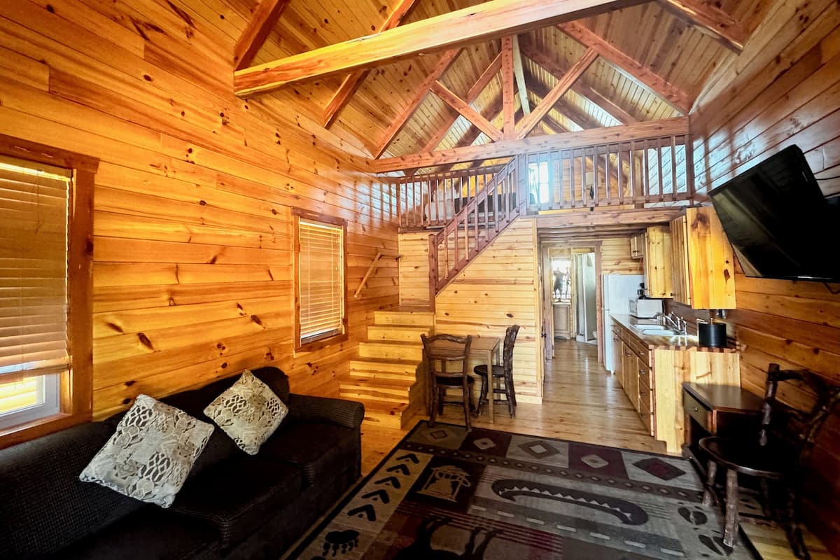 Family Cabin | 1 bedroom, individually decorated, individually furnished, soundproofing