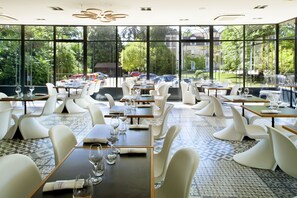 Daily buffet breakfast (EUR 16 per person)