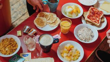 Daily buffet breakfast for a fee