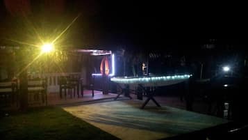 Façade de lâhĂ©bergement - soirĂ©e/nuit