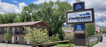 Stagecoach Inn & Suites