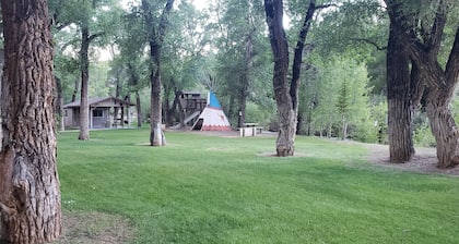 Stagecoach Inn & Suites