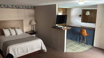 Escritorio, cortinas blackout, wifi gratis y ropa de cama