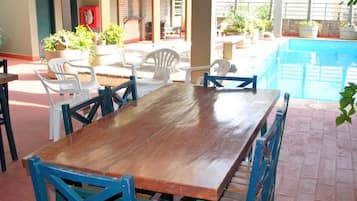 Outdoor dining
