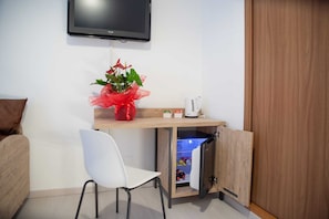 Classic-Vierbettzimmer | Badezimmer | Dusche, kostenlose Toilettenartikel, Haartrockner, Bidet