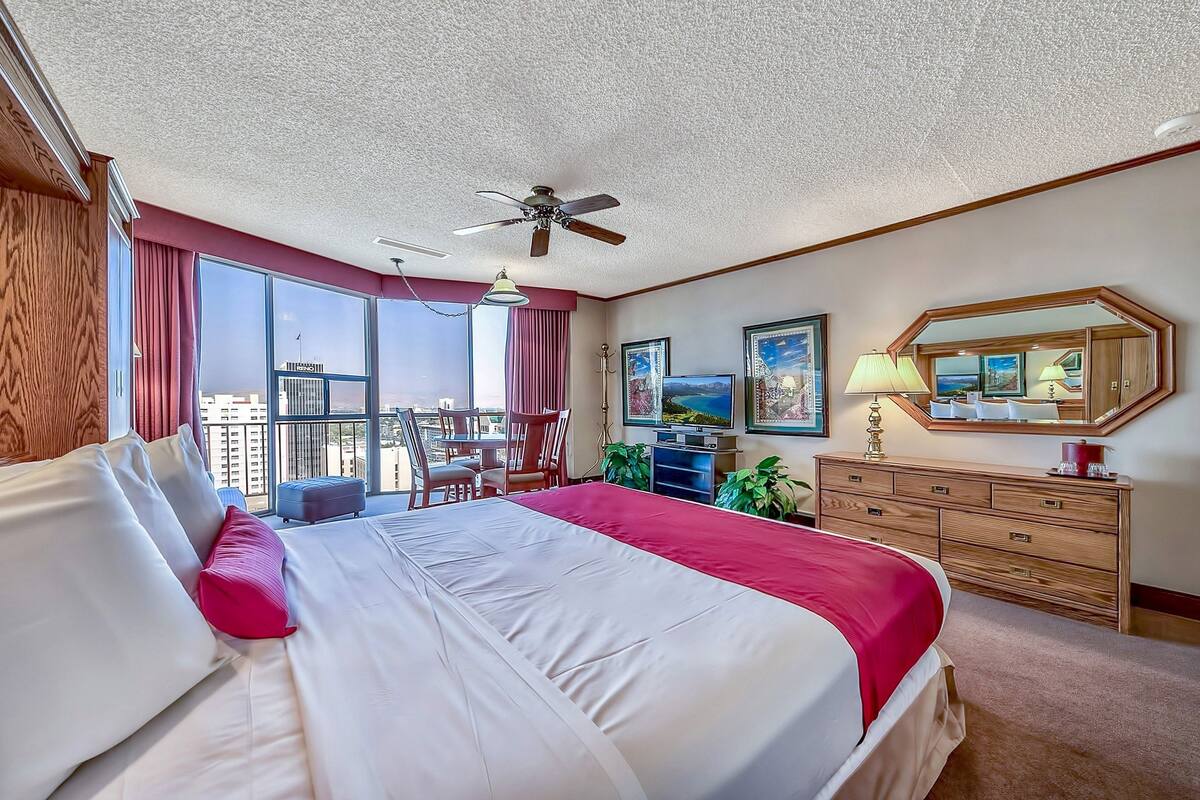 regal king room | in-room safe, blackout curtains, iron/ironing board