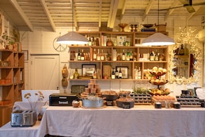 Esmorzar diari continental (15 USD per persona)